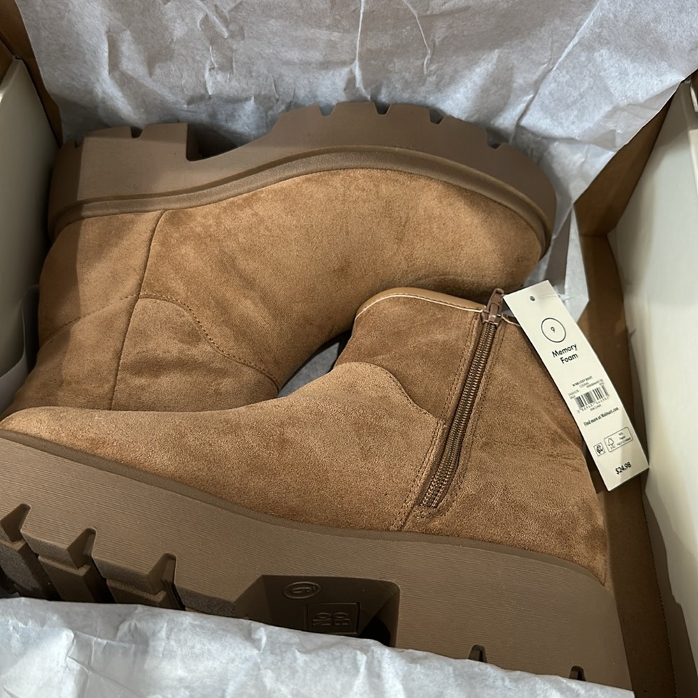 No Boundaries Women's Cozy Lug Sole Ankle Boots Size 9 - Picture 2 of 11